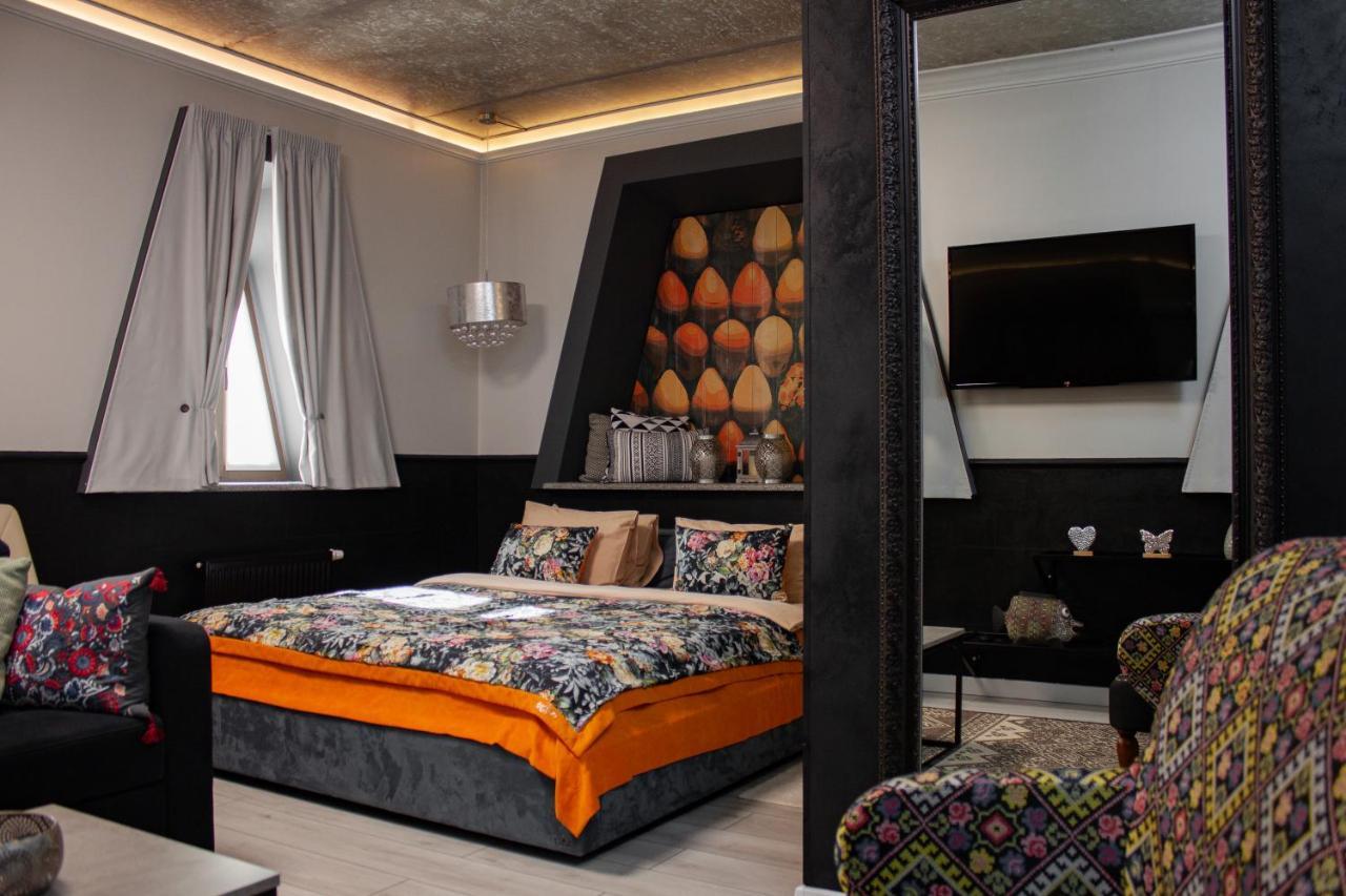 Manna Boutique Hotel (Adults Only) キエフ エクステリア 写真