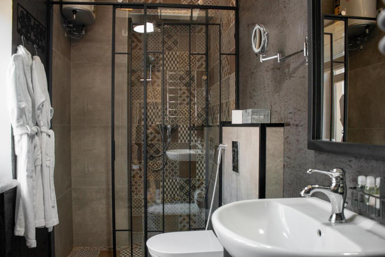 Manna Boutique Hotel (Adults Only) キエフ エクステリア 写真