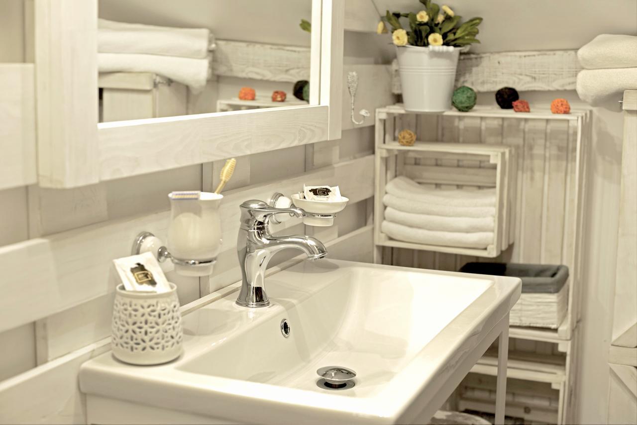 Manna Boutique Hotel (Adults Only) キエフ エクステリア 写真