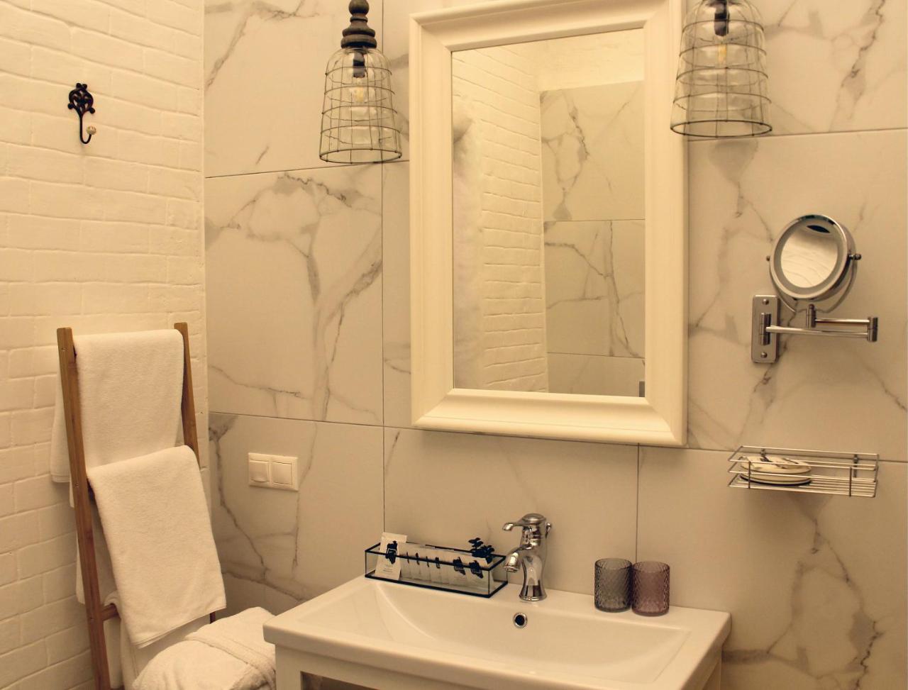 Manna Boutique Hotel (Adults Only) キエフ エクステリア 写真