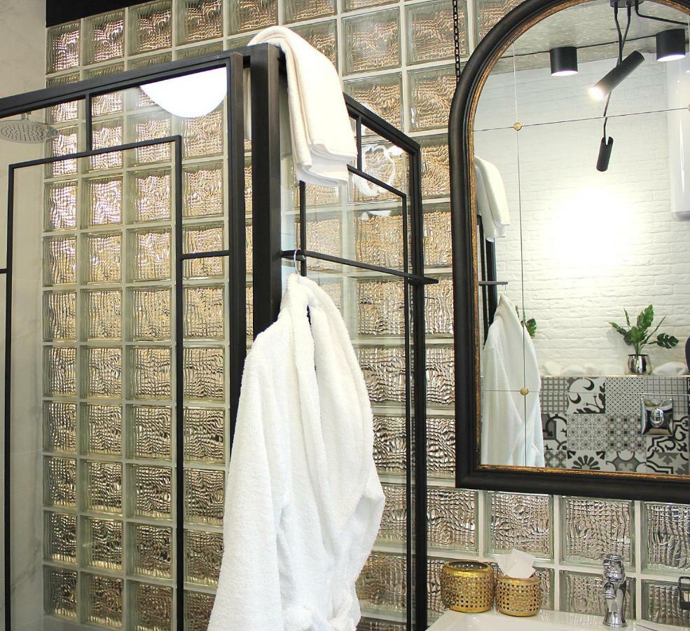 Manna Boutique Hotel (Adults Only) キエフ エクステリア 写真